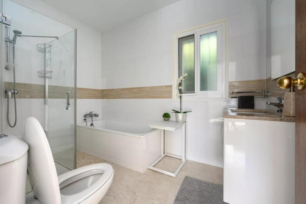 Private Pool And Sea View Villa Marbella